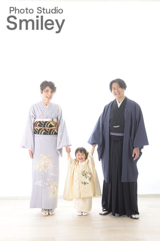 お着物を着てご家族撮影しませんか 秋田 秋田市 岩手 盛岡市 青森 弘前市 の写真館 岩田写真 七五三 成人記念 振袖 写真だけの結婚式 マタニティフォト